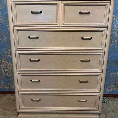 BF101 Thomasville 5 Drawer Dresser 