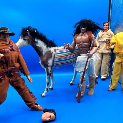 BF186 GI Joe, Tonto, Davy Crockett And Geronimo/Pony
