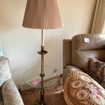 Sale Photo Thumbnail #4: Assorted lamps 