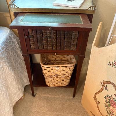Sale Photo Thumbnail #14: ormolu nightstand $99
21 X 14 X 31"