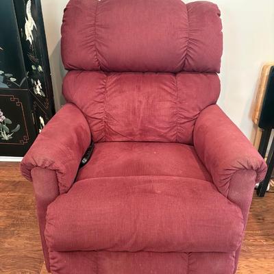 Sale Photo Thumbnail #175: La Z boy electric recliner $95