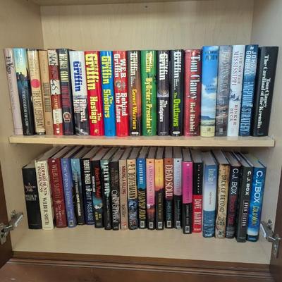 Multiple auction lots with hundreds of hardback novels