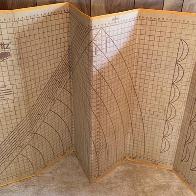 Vintage Quilting Boards And Nippers