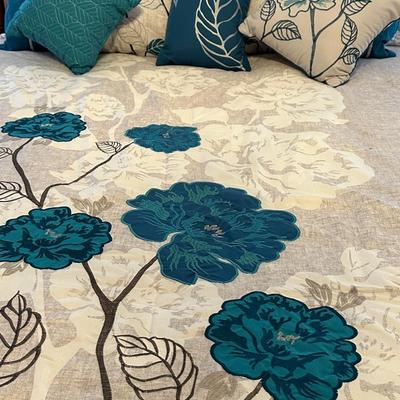 Queen Bed Comforter Set