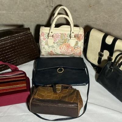 Variety Of Women’s Purses 