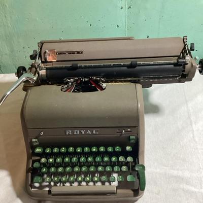 Royal Standard Desktop Type Writer