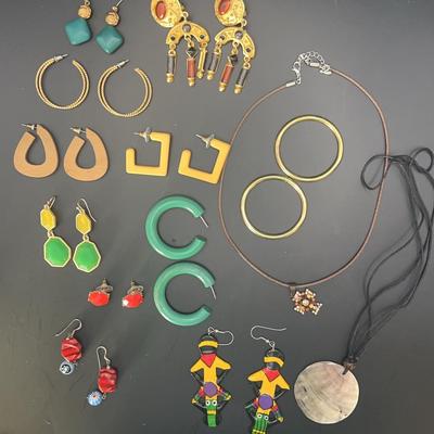Costume Jewelry Mixed Lot; Earrings And 2 Choker Necklaces