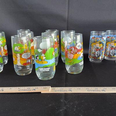 Camp Snoopy Glass Collectables (10 Pc); Miss Piggy Glassware (2 Pc); Minnie Mouse Glass (1)