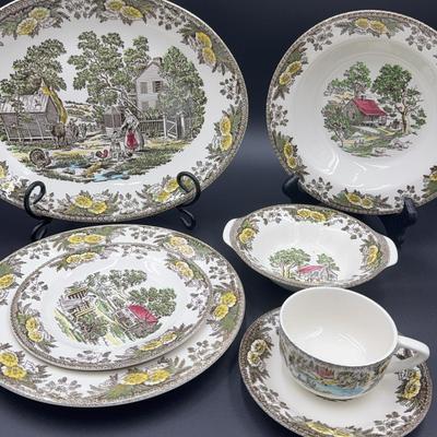 5-Piece Place Settings Fairoaks by Royal China; Cream And Sugar Bowl; Serving Platter And Dish