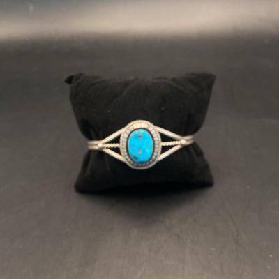 Sterling silver turquoise Native American cuff bracelet 14.8 g total weight