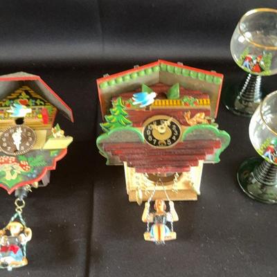 Lot of two Cuckoo Clocks, Lot of two Roemer Wine Glasses