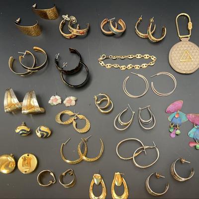 Costume Jewerly Assortment, Earrings, Bracelet, Keychain