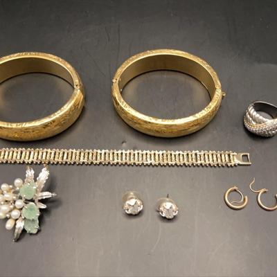 Lots of costume jewelry, Bracelets, Ring, Pin, Earrings