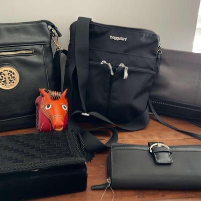 Black Themed Handbags And Purses
