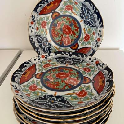 Gumps San Francisco Kiku Chrysanthemum Dinner Plates