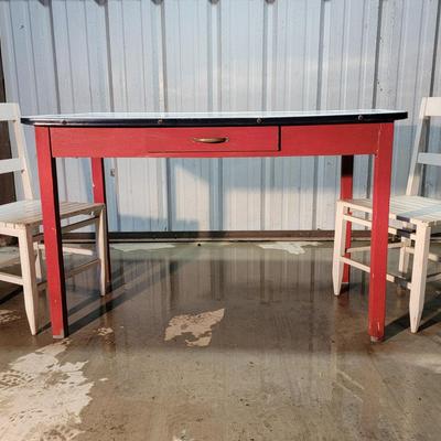 Dough Table and two chairs