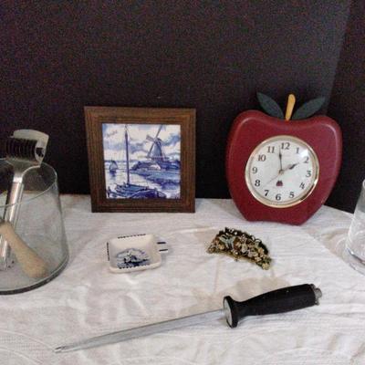 Assorted Kitchen Items And Decor
