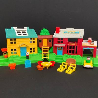 Fisher Price Little People Neighborhood