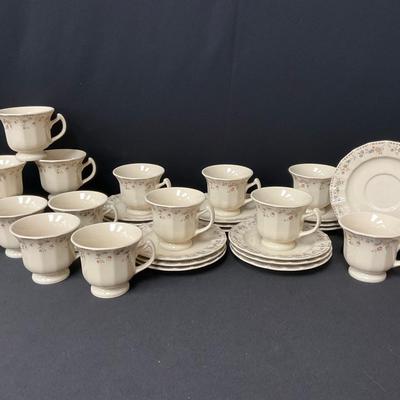 Studio Nova Country English Cups & Saucers