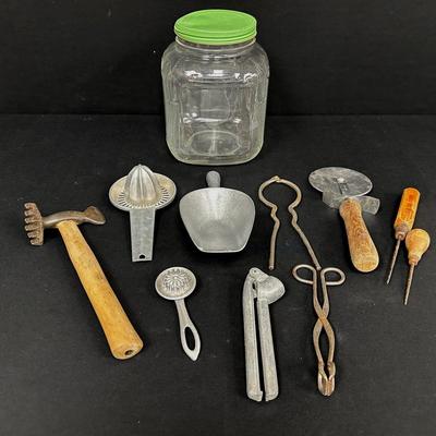 Vintage Kitchen Collectibles