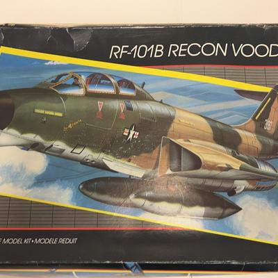 Sale Photo Thumbnail #104: RF-101B Recon Voodoo | Monogram 1/48 Scale 