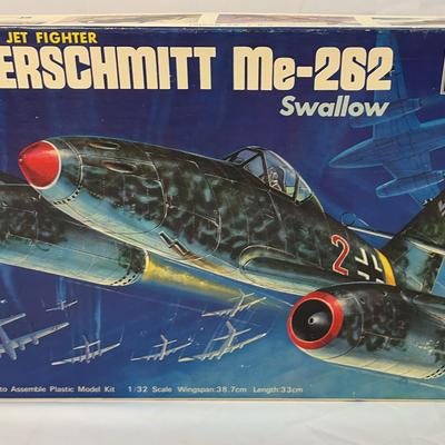 Sale Photo Thumbnail #207: Revell Messerschmitt Me-262 Scale 1/32