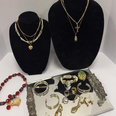 Sale Photo Thumbnail #61: Vintage Mirrored Tray| Necklaces | Bangles | Rings | Brooches | Earrings