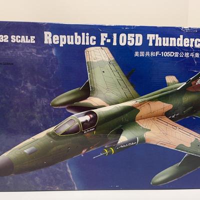 Sale Photo Thumbnail #226: Trumpeter Republic F-105D Thunderchief | 1:32 Scale