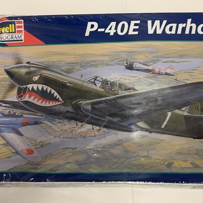 Sale Photo Thumbnail #102: P-40E Warhawk | Revell Monogram | 1/32 Scale