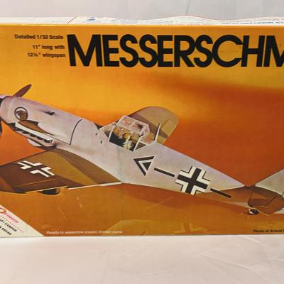 Sale Photo Thumbnail #236: Revell Messerschmitt Bf1 09F Scale 1/32