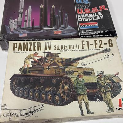 Sale Photo Thumbnail #281: Monogram U.S. and U.S.S.R. Missile Display 1:144 Scale | Italaerei Panzer IV Sd. Kfz. 161-/1 F1-F2-G