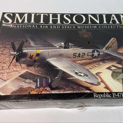 Sale Photo Thumbnail #113: Smithsonian Republic P-47D Thunderbolt | 1:32 Scale