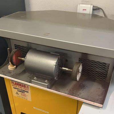 Polishing Machine With Duster