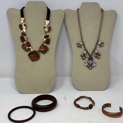Costume Jewelry Necklaces And Bracelets 
