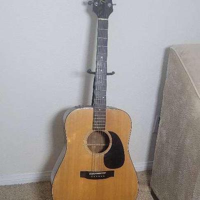 Takamine 6-string Acoustic Guitar
