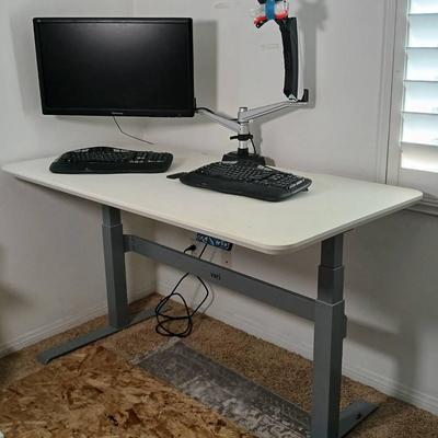 Vari Power Adjustable Height Table with Dual Monitor Mount and Accessories