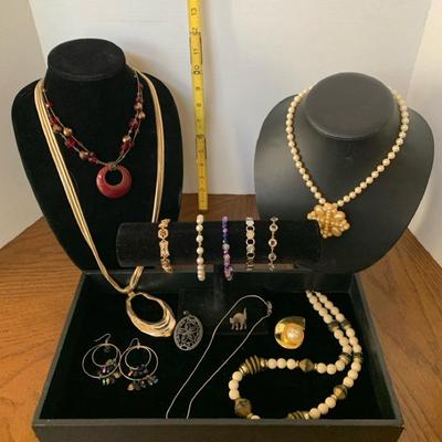 Women’s Jewelry 