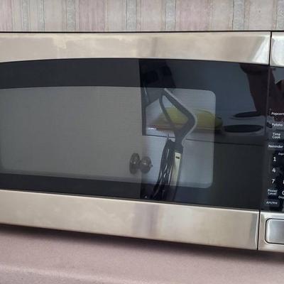 Large Countertop GE Microwave 