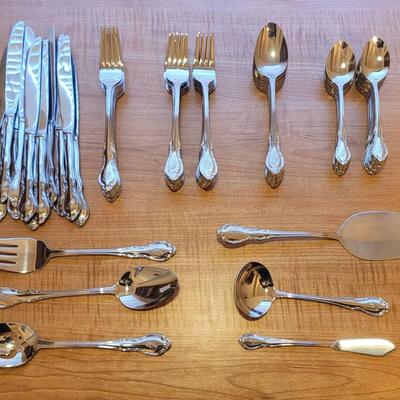 RSVP Wimberly Glossy 18/10 Stainless Service For 12 (Minus 2 Salad Forks) Plus Serving Pieces 