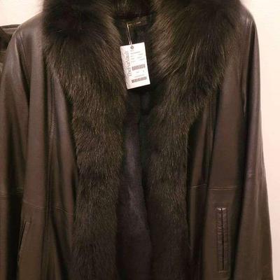 Ladies Fox-Trim, Lamb Leather Coat By The Fur Vault - Size S