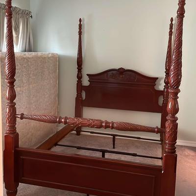 Cherry Color 4 Post Queen Bed With Carved Leaf Pattern Details #1