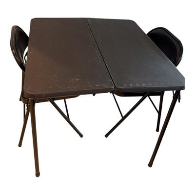Portable card table with 2 chairs 