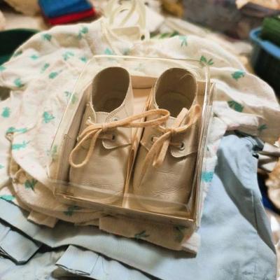 Genuine leather crib shoes