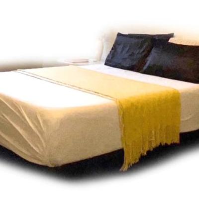 Full size bed