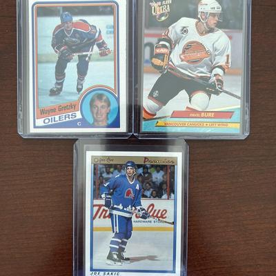 Hockey Cards. 1984 Wayne Gretzky, Joe Sakic, and Pavel Bure