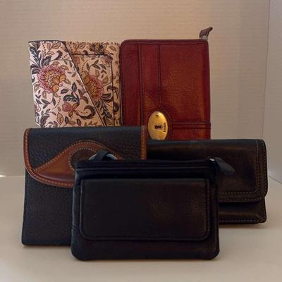 New And Vintage Wallets With Fossil, Dooney And Burke And Wilson