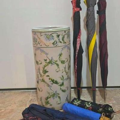 Oriental Style Umbrella Holder With 10 Umbrellas