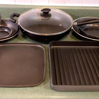 Assortment Of Teflon Style Cookware