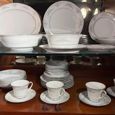 Legendary By Noritake SWEET LEILANI 3482 /42 Pieces