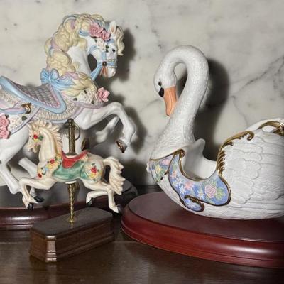 Lenox Carousel Swan And Horse Porcelain  Collectables 